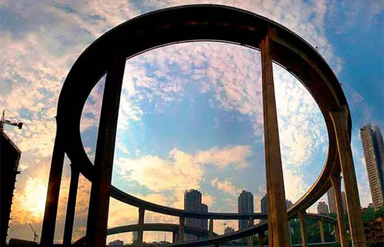 直擊中國(guó)最高的立交橋，高72米，刺激的連老司機(jī)經(jīng)過(guò)都會(huì)膽戰(zhàn)心驚