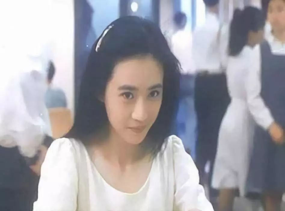 不服潜规则,当红女星当尼姑,要糊了?