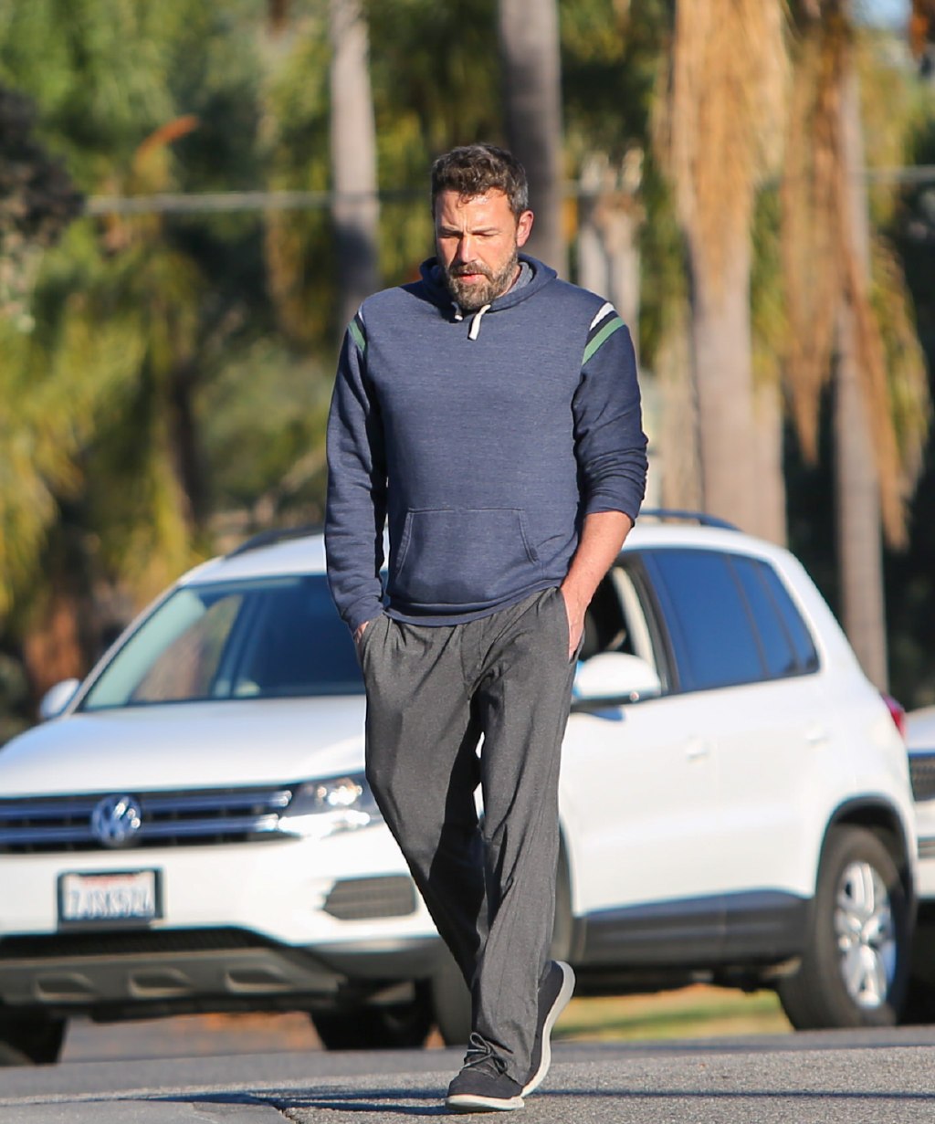 "蝙蝠侠"本·阿弗莱克现身街头!身高192的型男,气场太强大