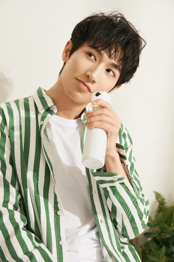 《雨的方向》上线,"情歌新声"靳凡倾诉青春遗憾