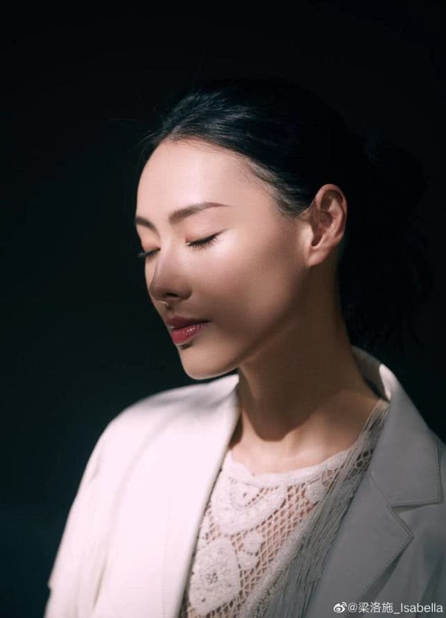 梁洛施自曝暴瘦原因,她为李嘉诚生了三个孙子,却仍然有养家压力