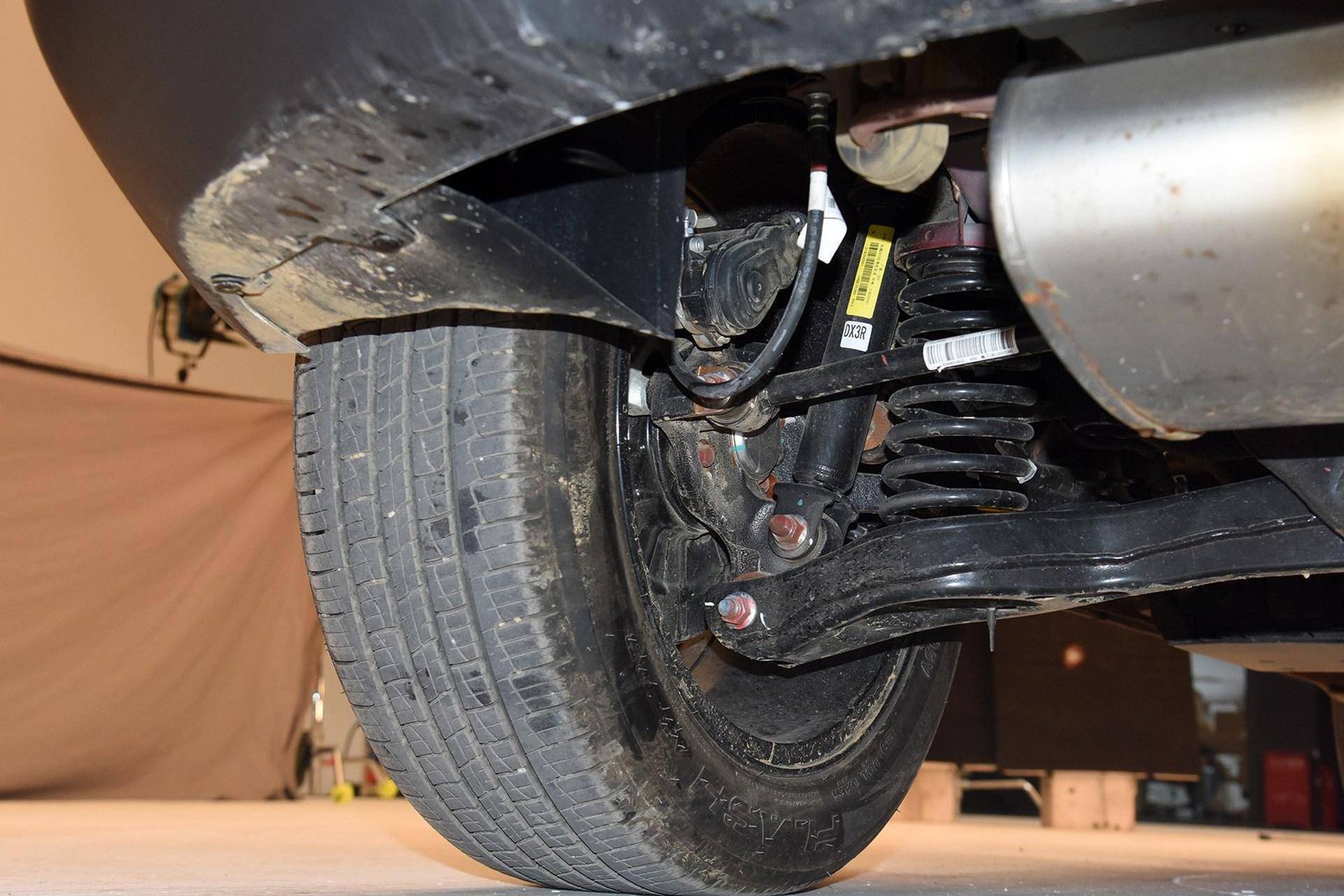 小型车,东南dx5现在不仅拥有尺寸和离地优势,车辆的底盘也将匹配上