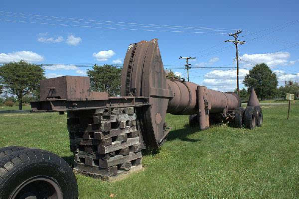二战时最大口径火炮,"小戴维"破坏力惊人,弹坑有单元楼那么大