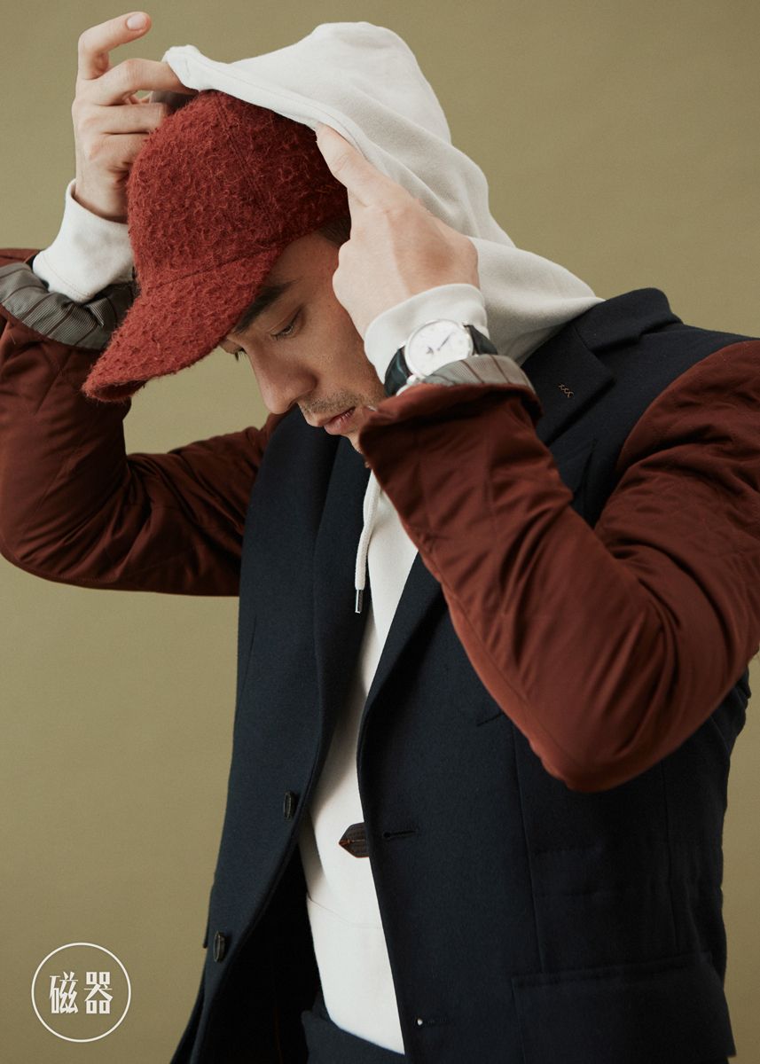 李光洁,文艺男神范十足,眼神深邃忧郁,复古造型示范多变风格