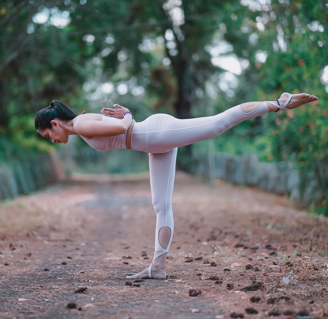 女神刘诗诗机场秀美照,尽情的展现女性的魅力,多亏了身材的帮助