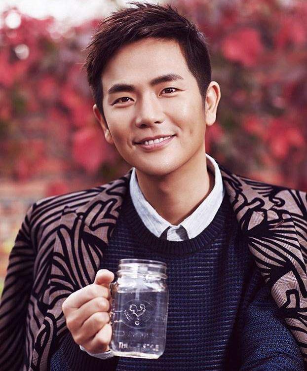 如今戏外的他已经娶了曹贵妃啦