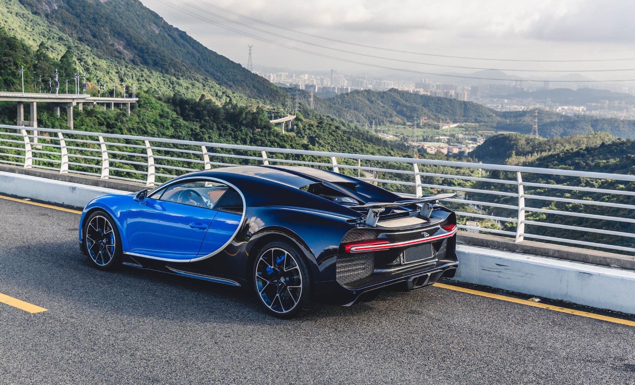 光改装费就抵辆劳斯莱斯如此霸气的布加迪chiron你见过没