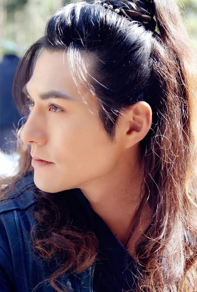 严屹宽 好惨一男的|严屹宽|古装|演技_新浪新闻