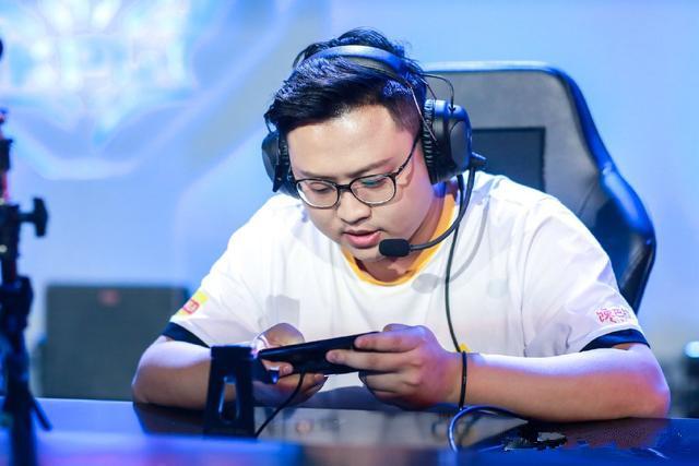 王者荣耀:qghappy彻底凉了!刺痛妖刀轮番上场不敌xq!