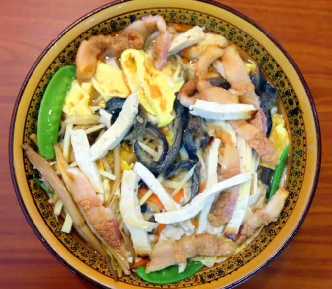 台州仙居的浇头面,虽然制作工序简单,却是仙居人百吃不厌的美食