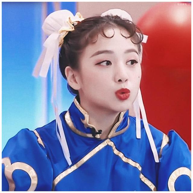 她出道被母亲当摇钱树,被公司逼迫整容,今30岁被何炅宠上天