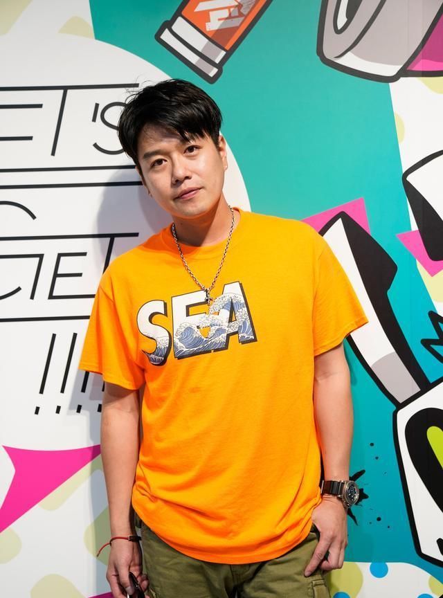 李易抢逛台湾首间led鞋店声林张若凡买到叫妈妈汇款