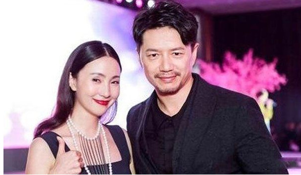 段奕宏日本籍妻子罕见亮相,身形似少女,怪不得吴京都说好看