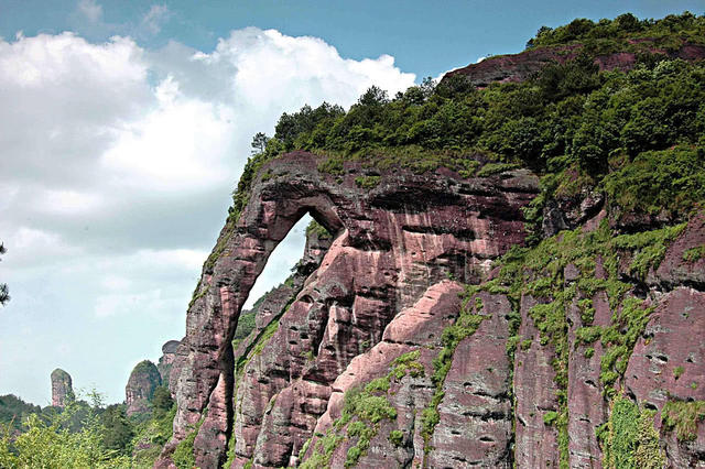 中国又一景区"坑人",门票贵的离谱,向路人问路都要收费!