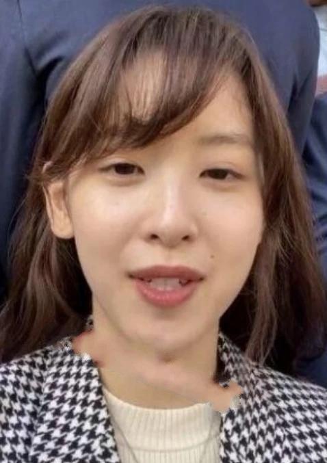 章泽天素颜照曝光,卸妆后尽显老态,这还是我们的奶茶妹妹吗