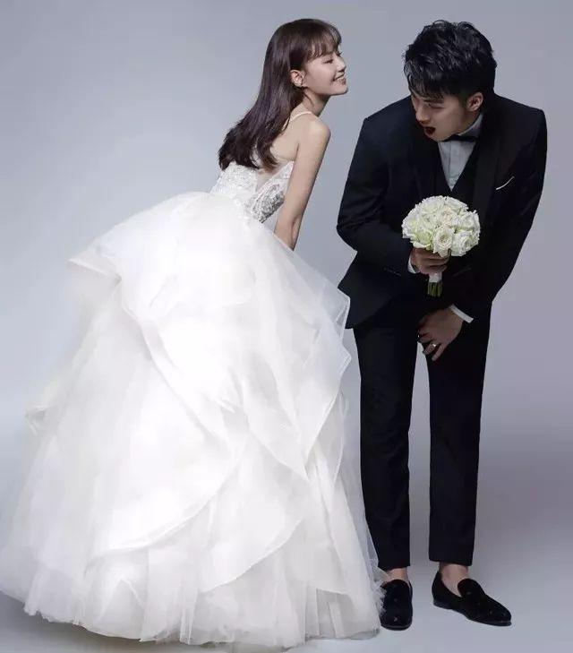 24岁于德豪结婚杜锋现场助阵她妻子的颜值与身材被球迷点赞