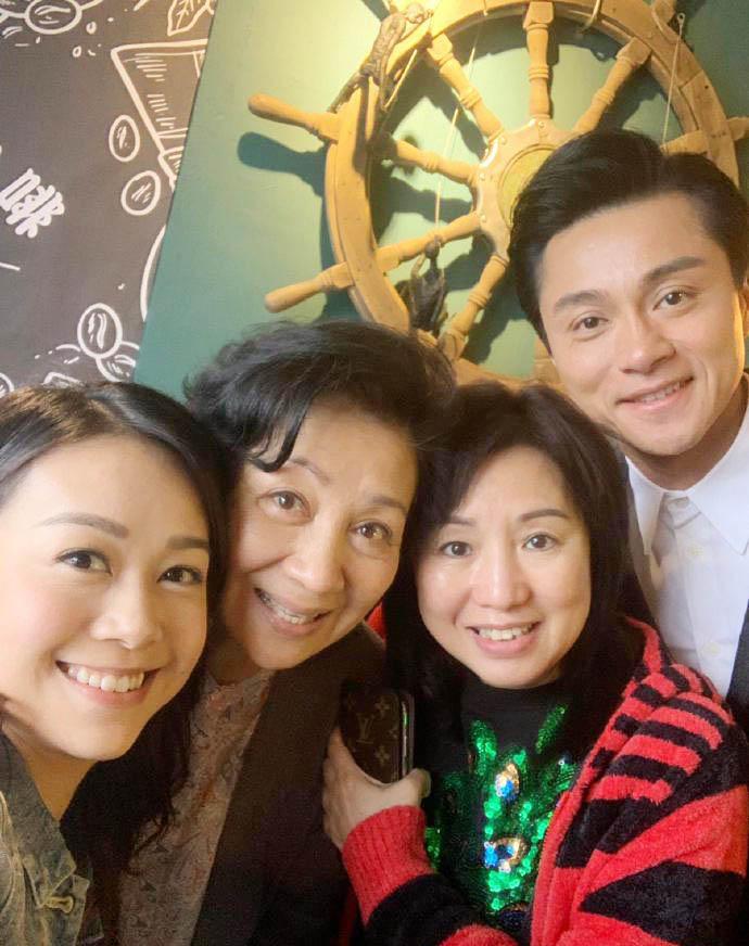 除此之外,在《天龙八部》里扮演"段正淳"的潘志文也罕有现身饭局,近几