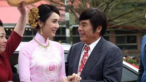 治理的服服帖帖今却很后悔,68岁力不从心|雷洪|赌王|老婆_新浪网