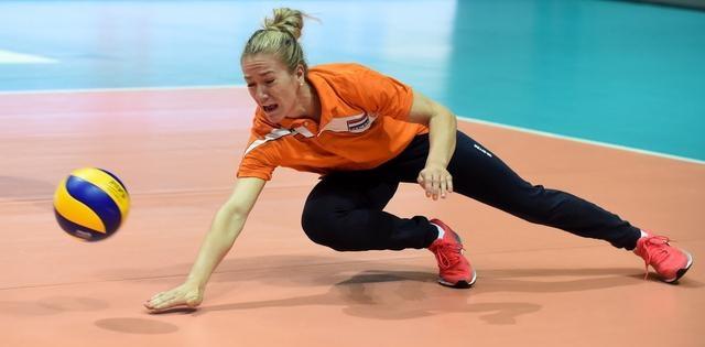 女排五连冠球员杨锡兰简历?杨锡兰欧洲1200平豪宅?陕西老公介绍