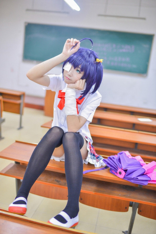 cos小鸟游六花虽然我有点中二但是可以和我恋爱吗