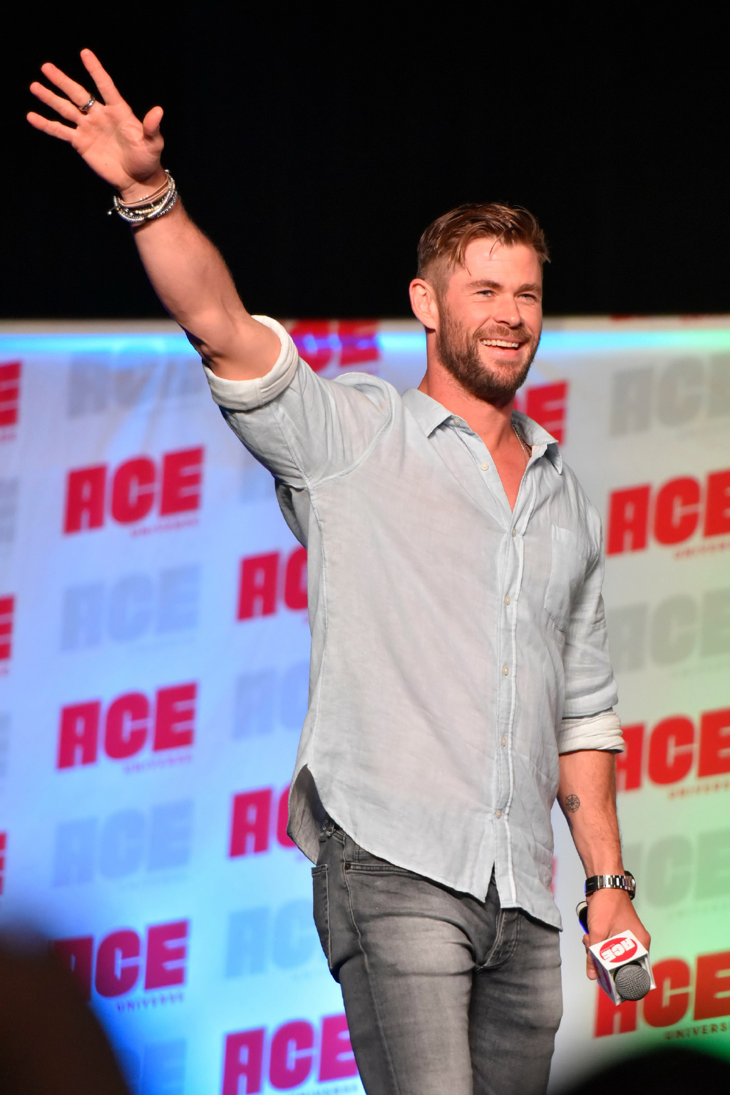 36岁锤哥现身漫展!"雷神索尔"或退居二线,今后女雷神将成主角