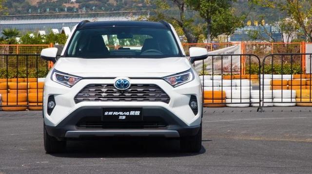 丰田全新RAV4荣放,行走在城市中的小硬汉