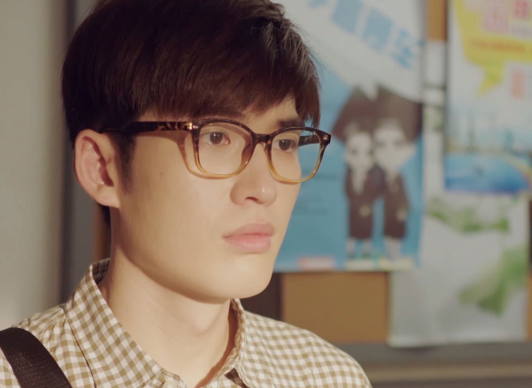 有种"整容"叫郑辉摘眼镜,帅气逼人五官精致,颜值不输韩商言