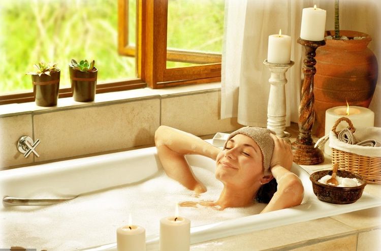 22岁妈妈产后第二天洗澡,夜里感觉浑身像虫咬,开灯后大喊救命