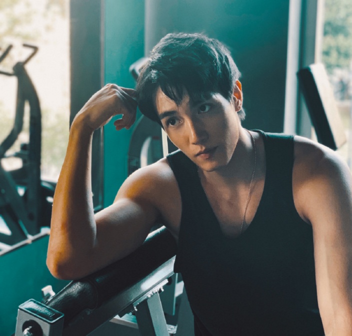 和萧亚轩公布恋情两个月,资源爆棚,男友黄皓上综艺圈粉|超新星全运会