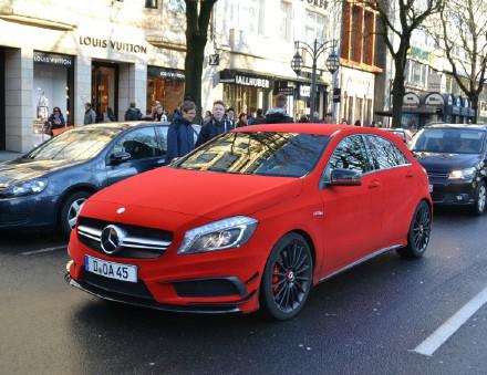 红色天鹅绒奔驰A45 AMG Edition 1！