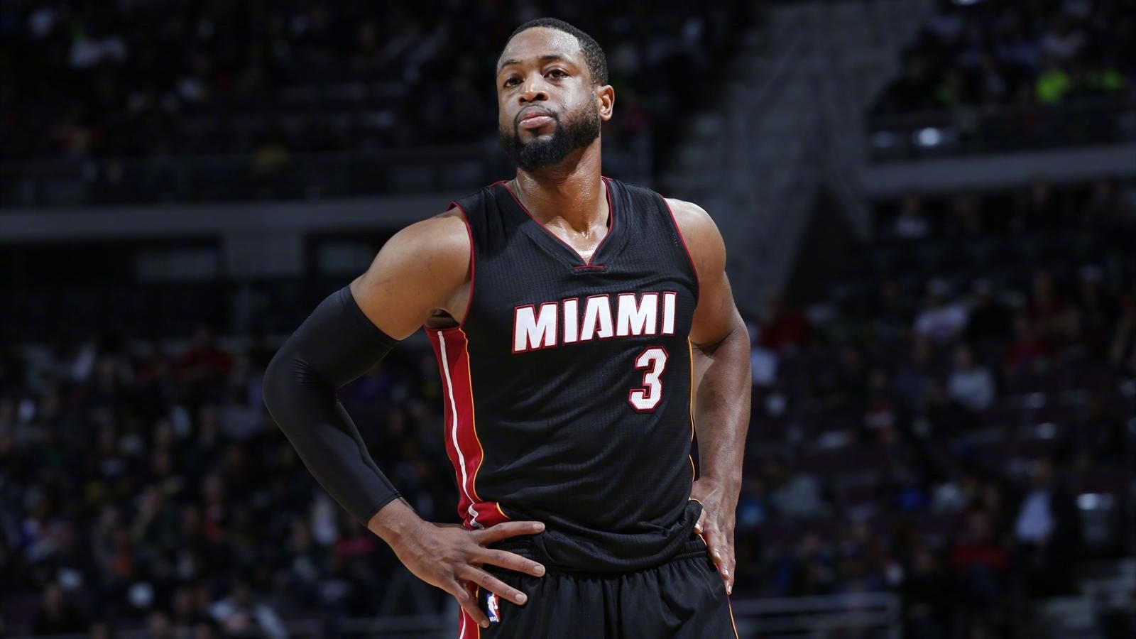 韦德晒出照片 表达对于莫雷事件的看法 球迷:哈登该向他学习