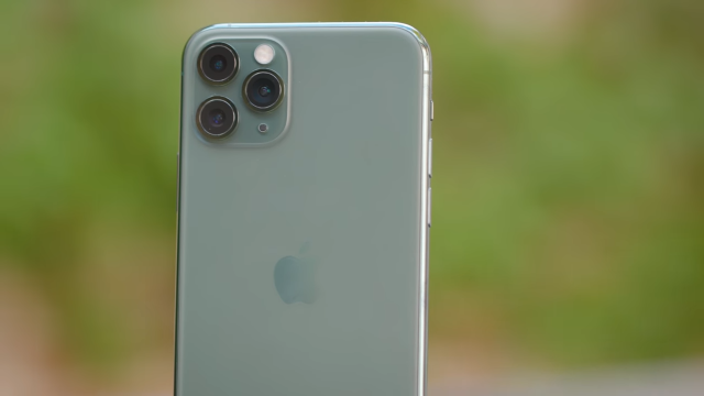 苹果再妥协,iphone11 pro一夜跌至"新低价",网友:很无奈!