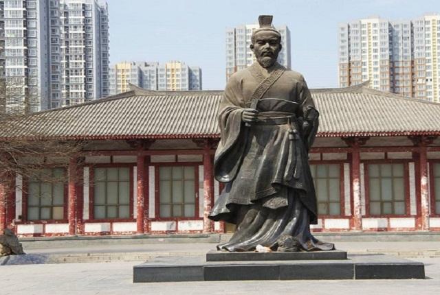 刘恒表面上很大度,却命亲信宋昌敲打周勃,压灭了周勃的气焰