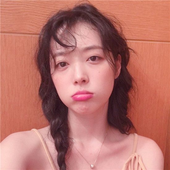 韩国明星雪莉自杀，娱乐圈到底有多大的压力？尊重生命有多难？