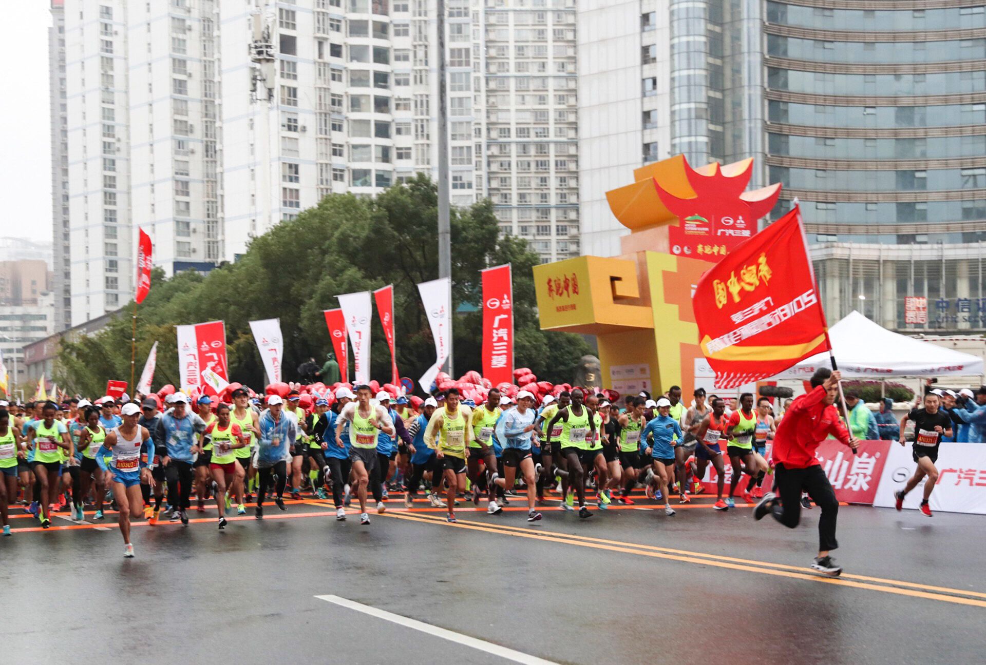 10月15日,距离2019年长沙马拉松开跑仅剩12天,广汽三菱直通长马报名