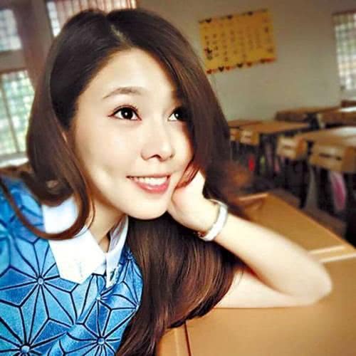 演艺圈,2011年又在电视剧《夜市人生》里出演丁佩琪这一大反派角色