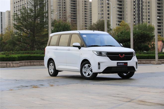 58万起,顶配只有2安全气囊,五菱宏光plus实力如何?