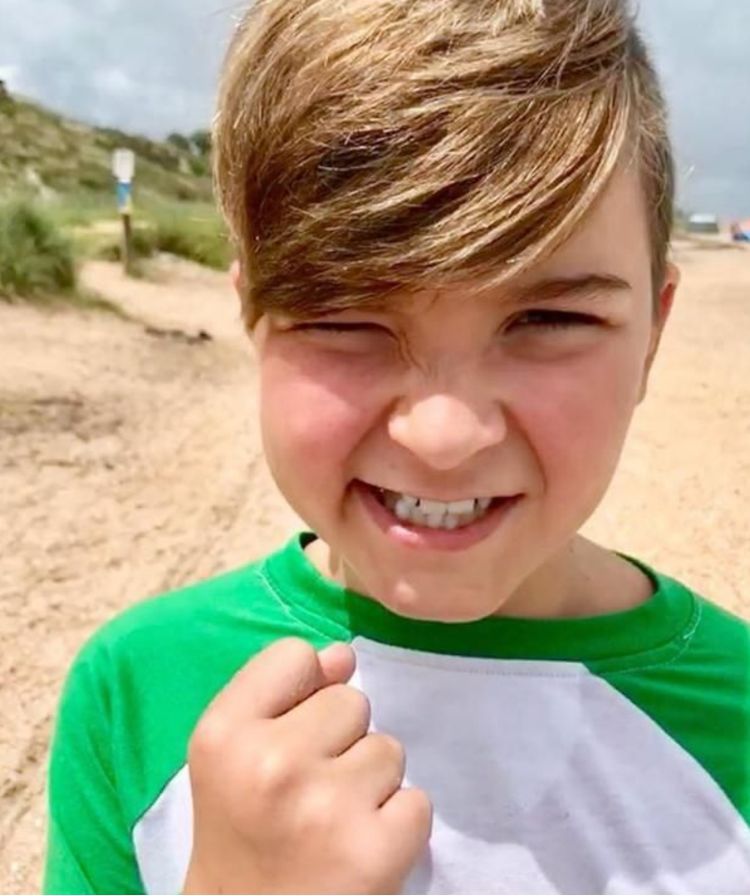 还记得那位握拳宝宝吗当初为何握紧拳头原因让人哭笑不得