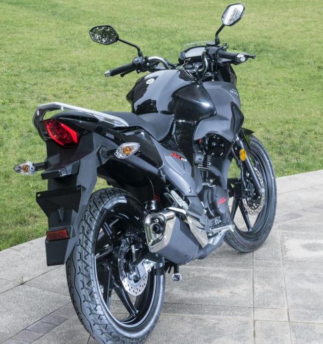 本田经典幻影升级国四13300元150cc水冷引擎续航达550公里