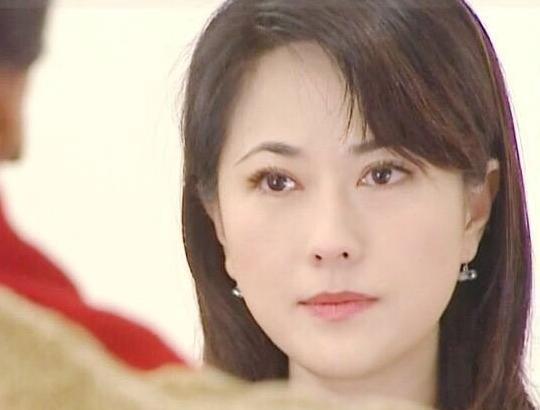 曾是台湾第一美女,两度嫁入豪门都净身出户,如今独自带儿子生活