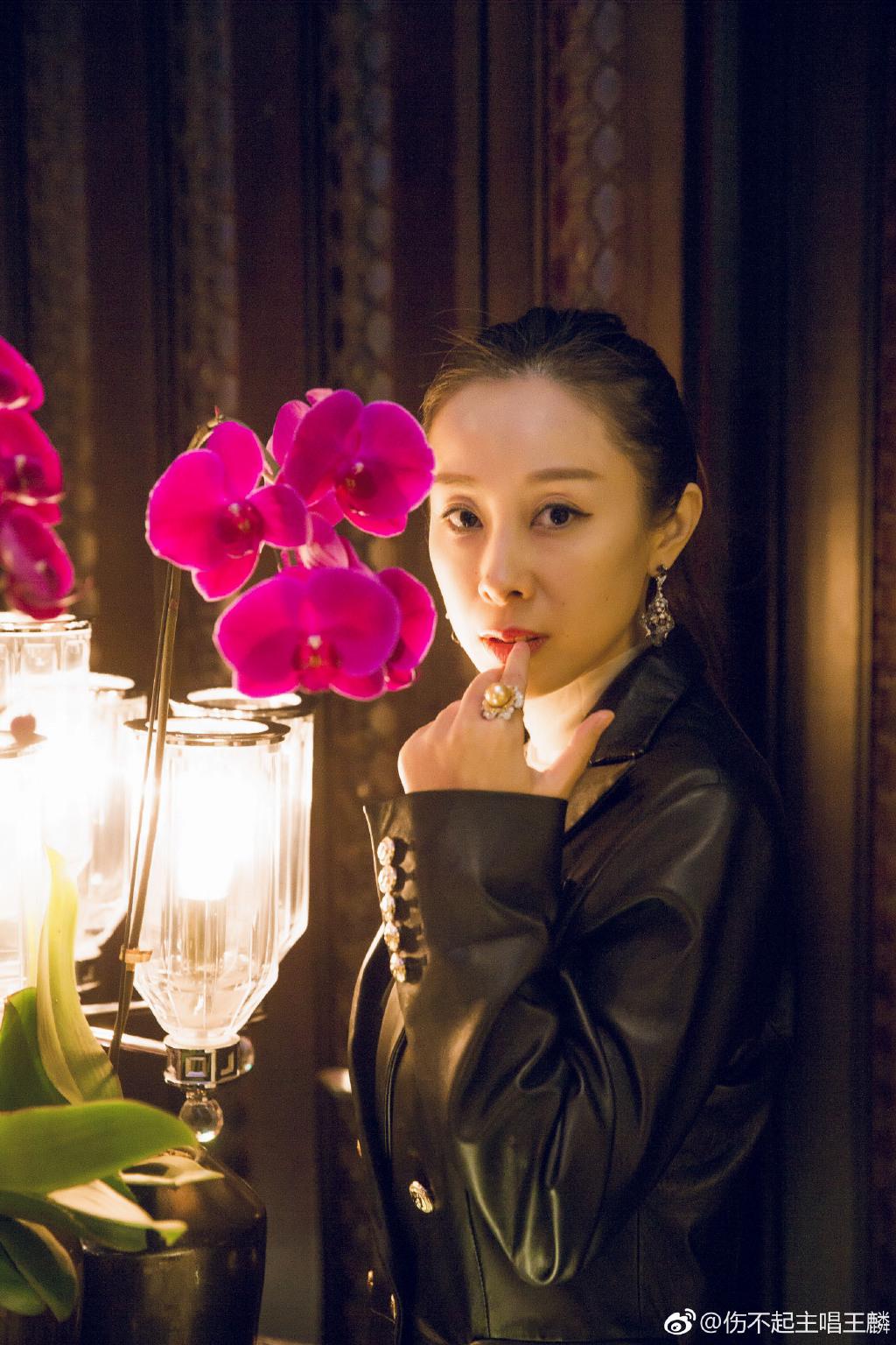 36岁王麟近照曝光歌红了13年人却无人识伤不起原来是她唱的
