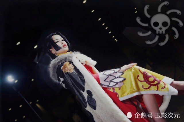 航海王cosplay七武海之一,九蛇国女王,波雅汉库克女帝