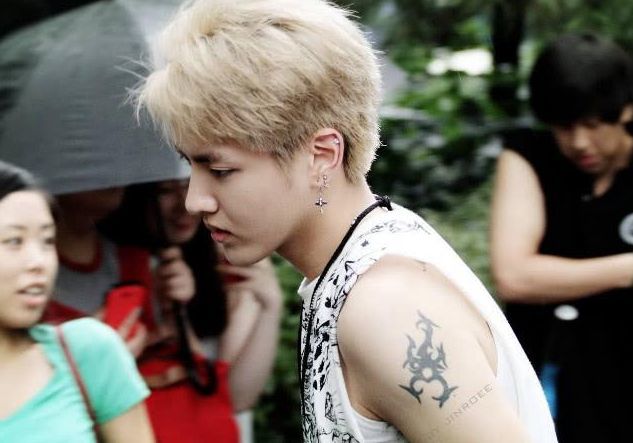 男星纹身,陆毅的青龙臂,陈浩南的过肩龙,都败给了胡歌的纹身