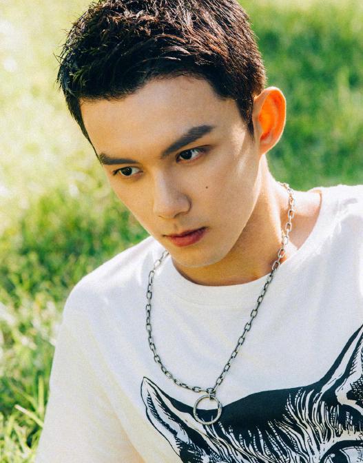 长大后越来越像胡歌,帅得让人顶不住