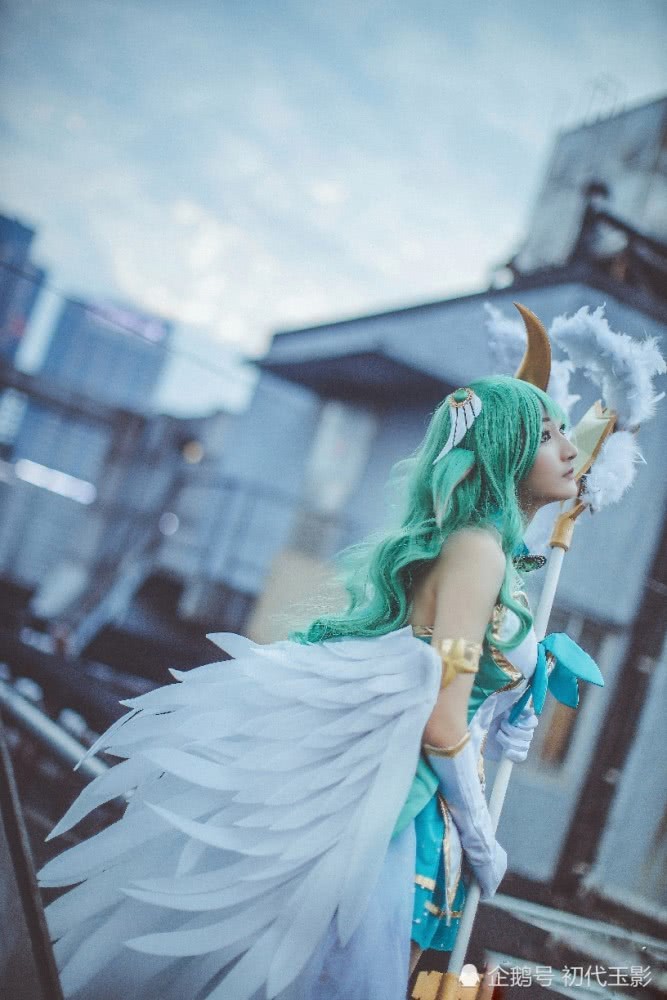 英雄联盟cosplay超级奶妈索拉卡只要有我在就不会死亡