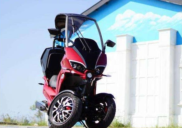 国内首款倒三轮摩托带顶棚可拆卸不足5万的城市代步利器