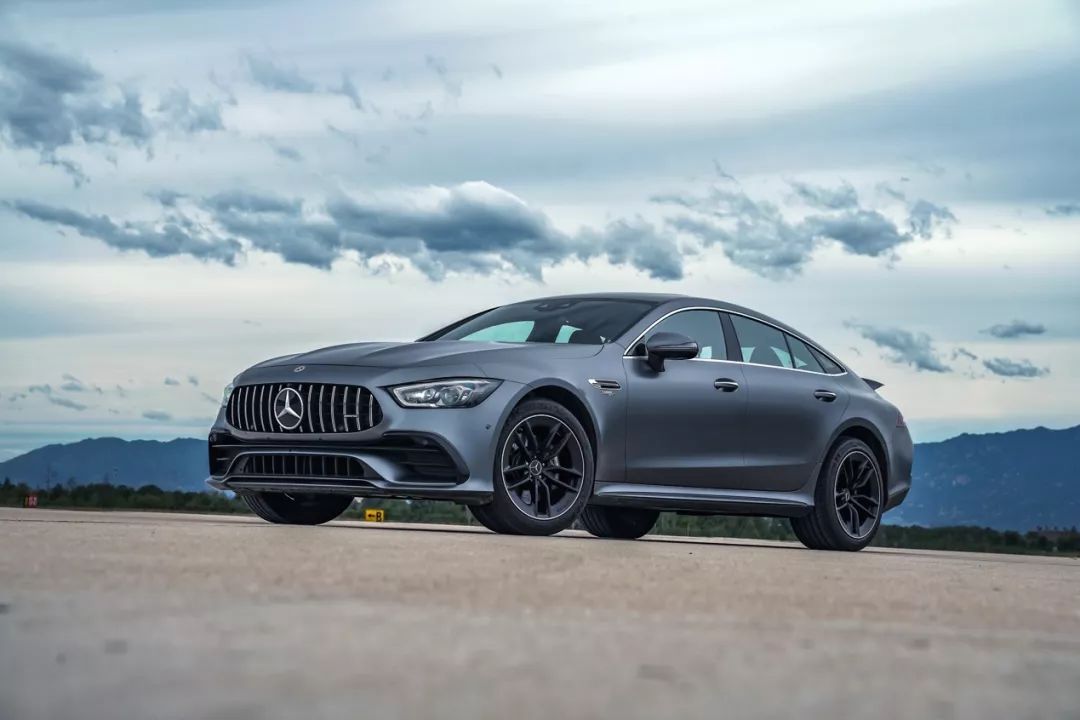 快若闪电 梅赛德斯-amg gt 53 4matic 性能测试