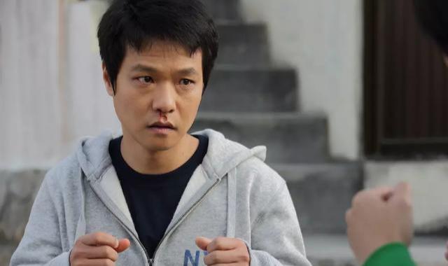 想当个平凡的人,出生在平凡的家庭|隐秘而伟大|南韩|李海镇_新浪新闻