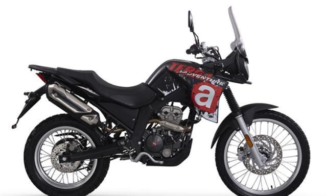 车友问,阿普利亚150adv值得入手吗?