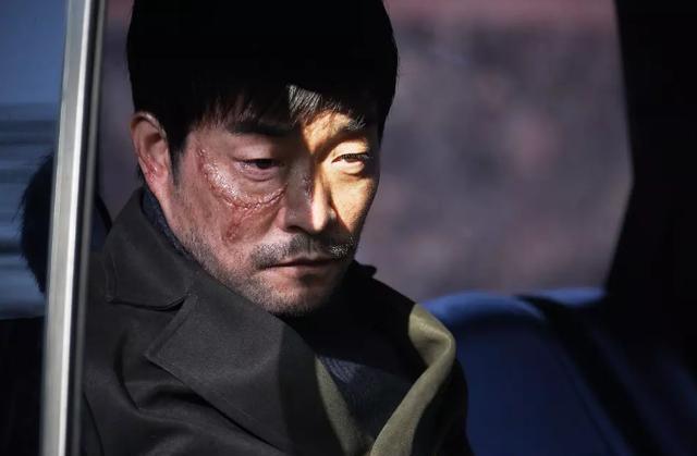 想当个平凡的人,出生在平凡的家庭|隐秘而伟大|南韩|李海镇_新浪新闻